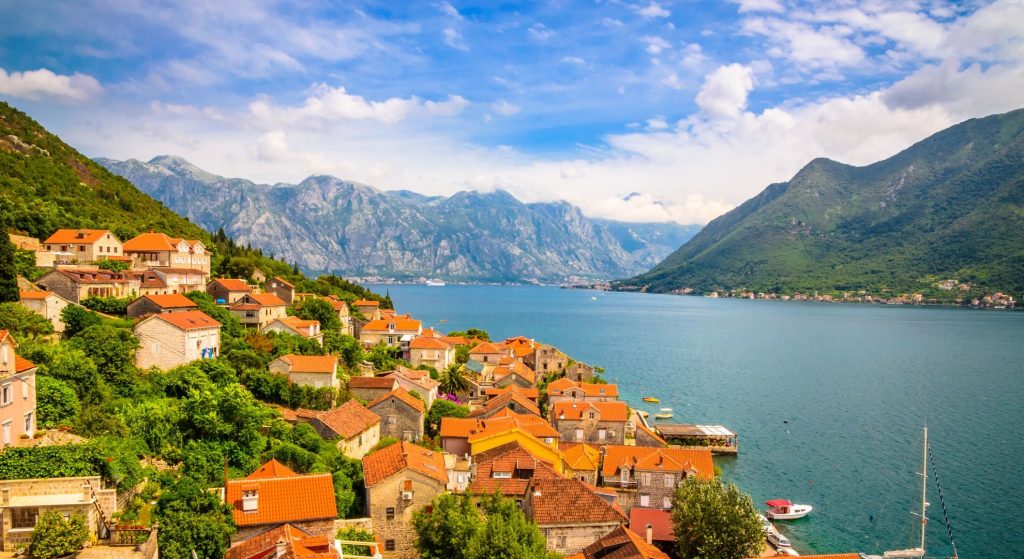 Boka Kotorska Črna gora Kompas