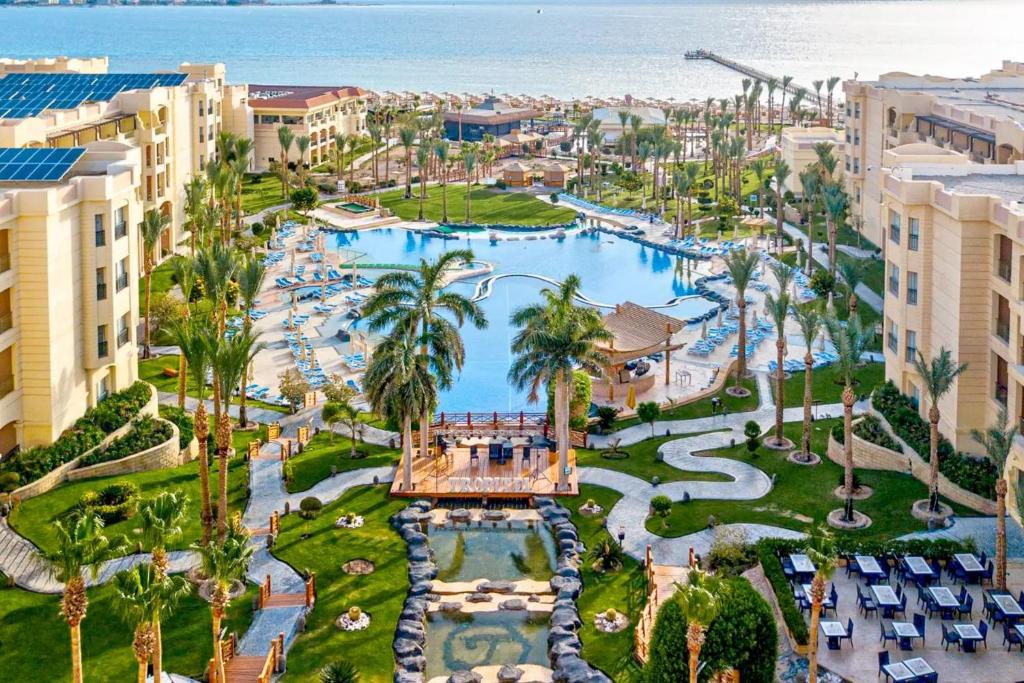 Hotel Tropitel Sahn Hasheesh 5*